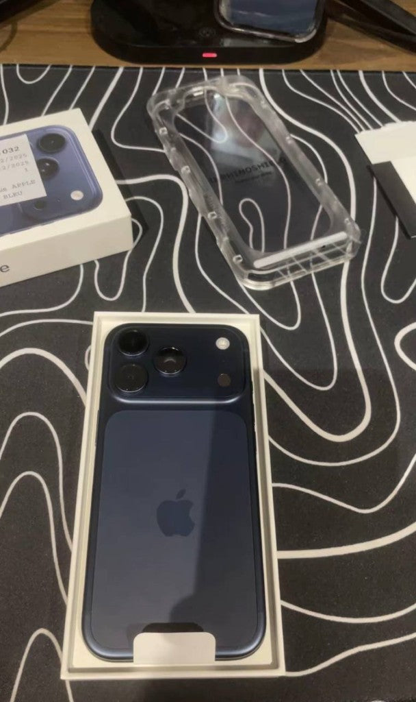 Photo iPhone 17 Pro Max client Sarah M.